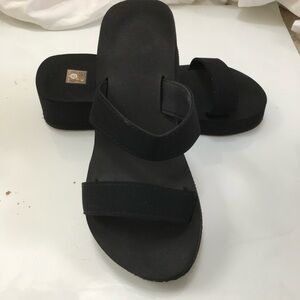 Thick Bottom Sandals Lightweight Comfortable Outdoor Beach Open Toe Shoes
